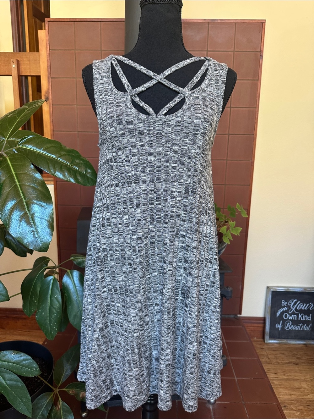 #223- Alya‎ Gray Crisscross Knit Mini Dress